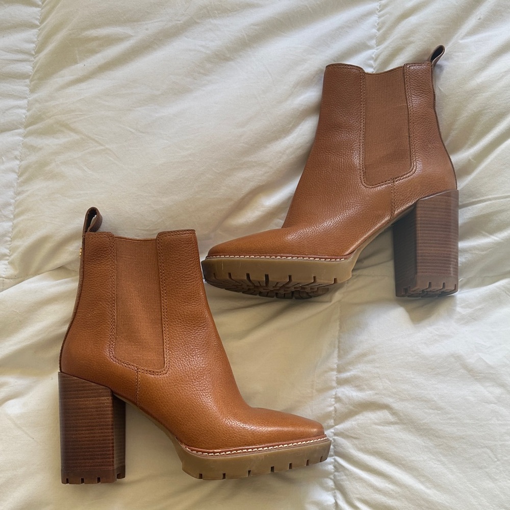 TORY BURCH CARSON LUG SOLE ANKLE BOOT in TOASTED CARAMEL